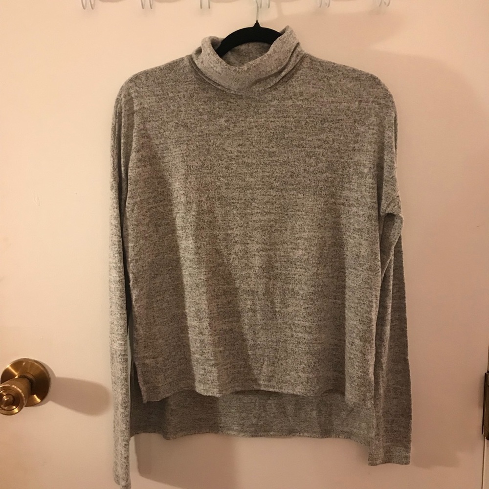 Grey turtleneck sweater from abicrombie and fitch